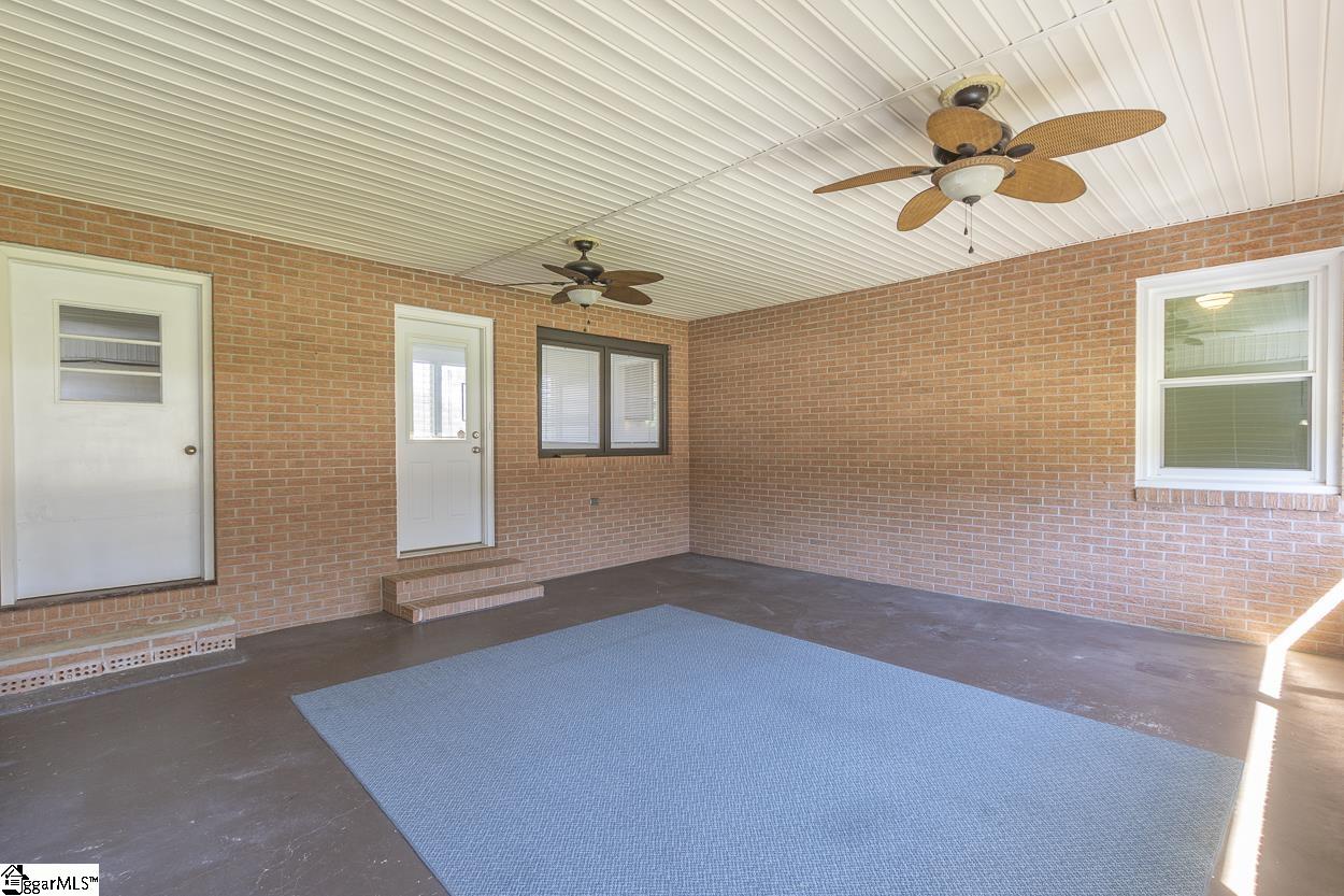 105 Hillandale Road Seneca, SC 29672 - Photo 40 of 48