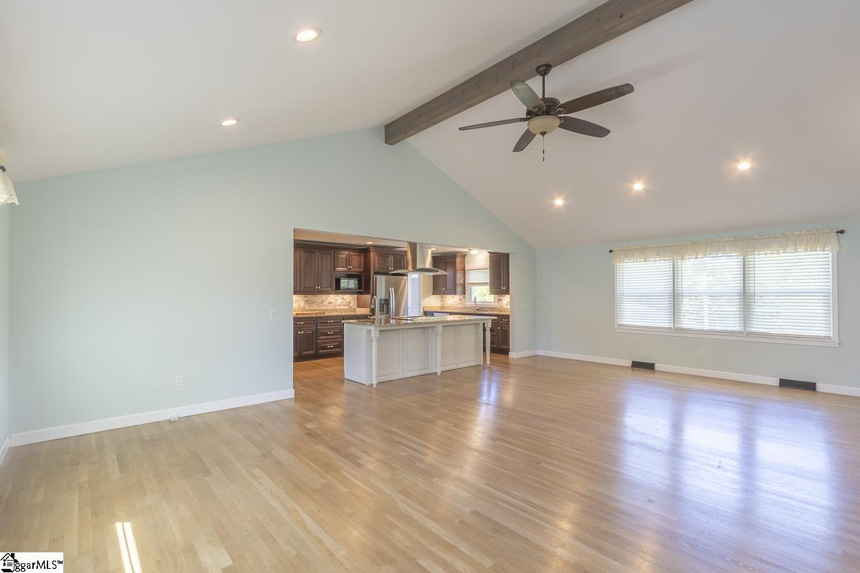 105 Hillandale Road Seneca, SC 29672 - Photo 7 of 48