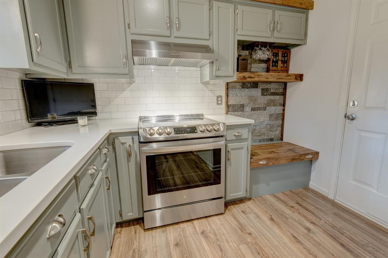 223 Maplewood Loop Daphne, AL 36526 - Photo 9 of 20 Updated Rustic Kitchen