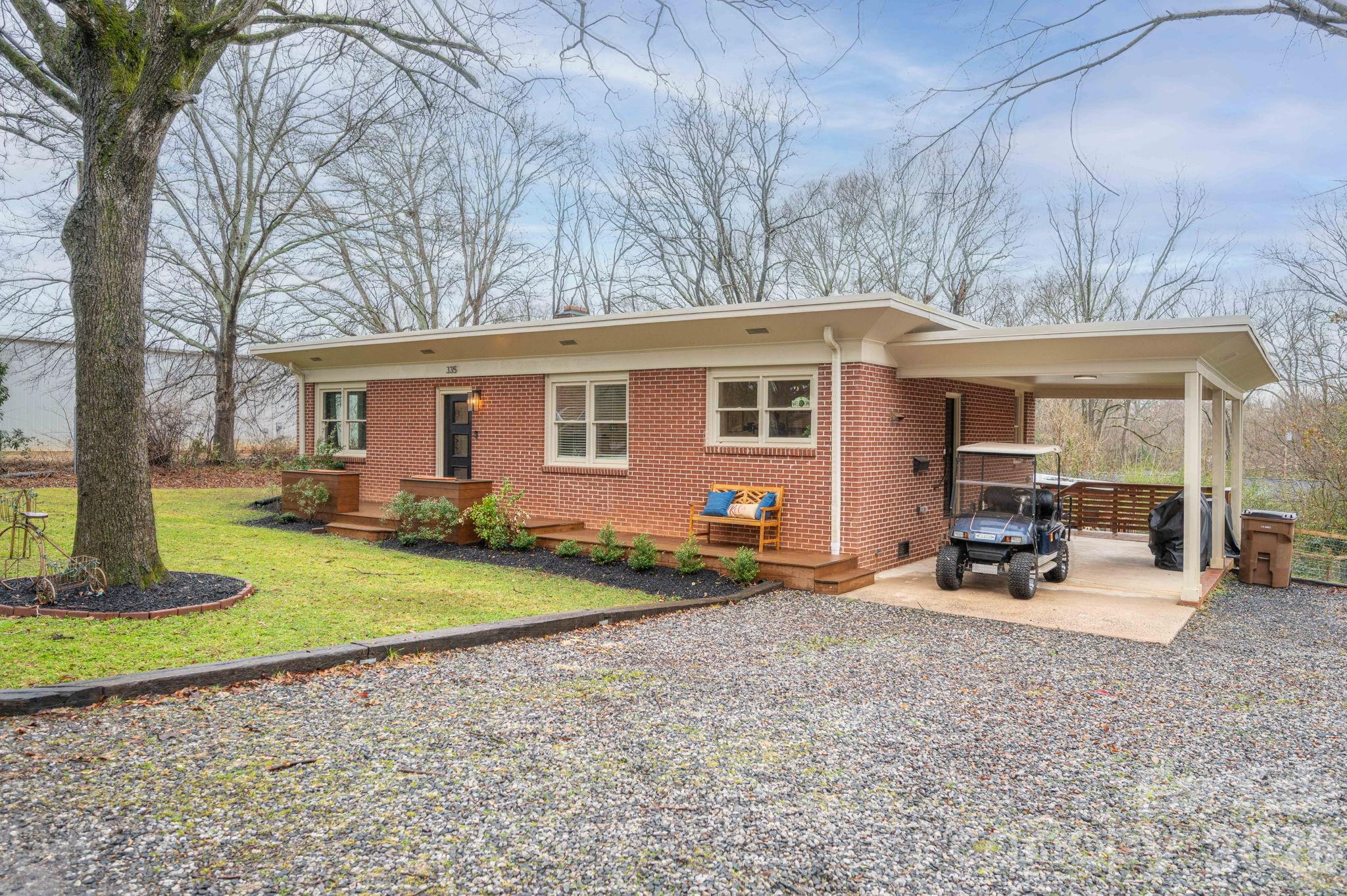 335 East Sumner Street Lincolnton, NC 28092 - Photo 5 of 43