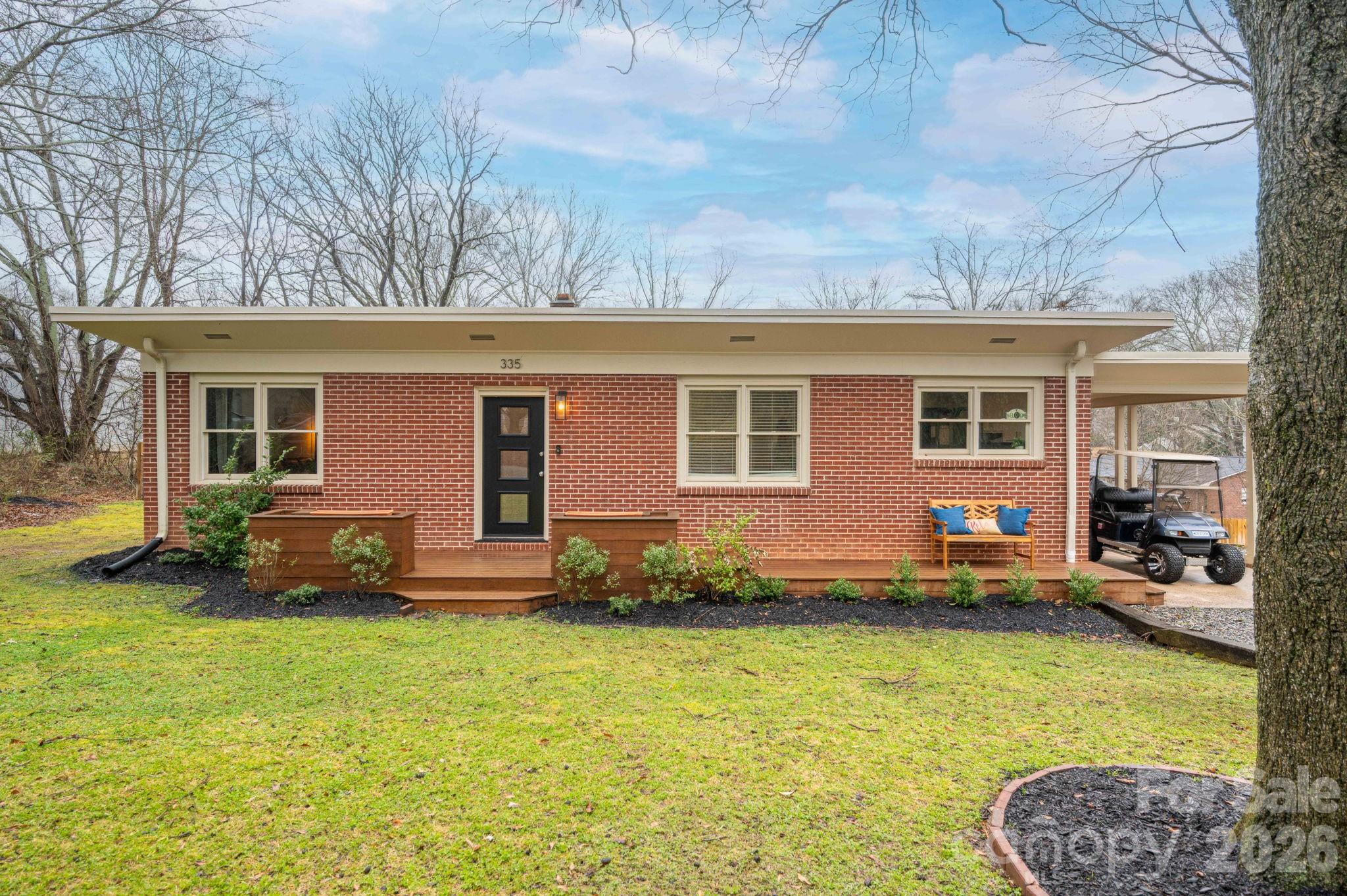 335 East Sumner Street Lincolnton, NC 28092 - Photo 7 of 43