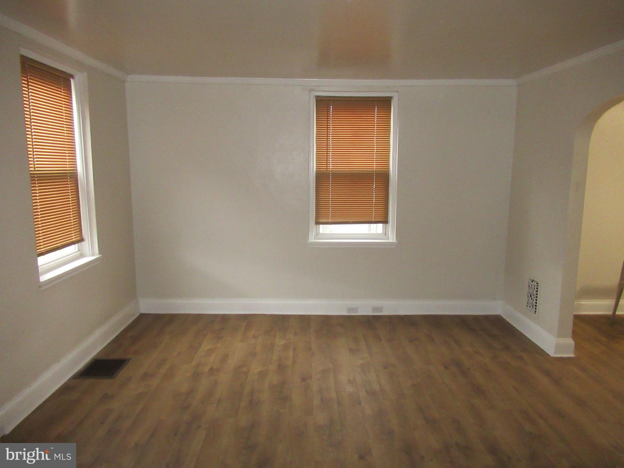 966 Niagara Road Camden, NJ 08104 - Photo 5 of 25 Dining room