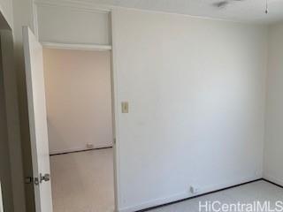 927 Spencer Street, Unit A1 Honolulu, HI 96822 - Photo 9 of 13 a view of a closet