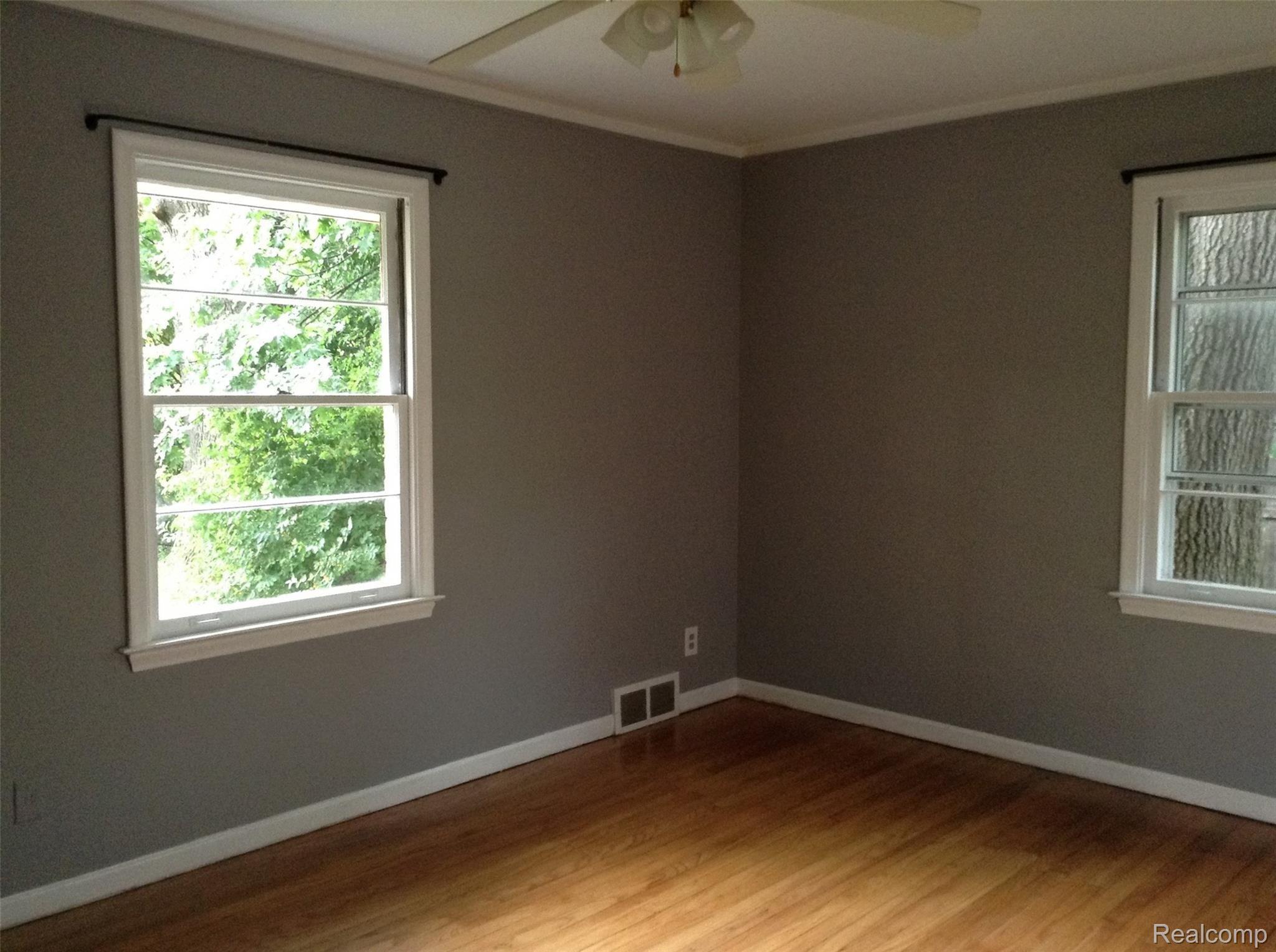 21101 Greenview Road Southfield, MI 48075 - Photo 21 of 28 2.jpg