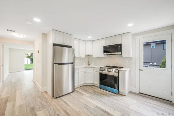 $899,000 | 3394 Lufberry Avenue, Wantagh, NY 11793