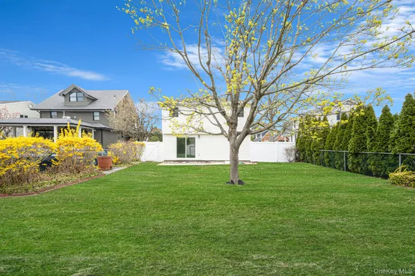 $899,000 | 3394 Lufberry Avenue, Wantagh, NY 11793