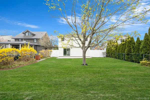 $899,000 | 3394 Lufberry Avenue, Wantagh, NY 11793