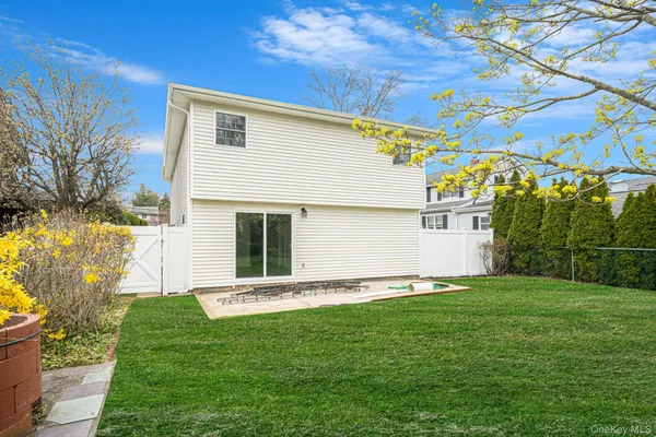 $899,000 | 3394 Lufberry Avenue, Wantagh, NY 11793