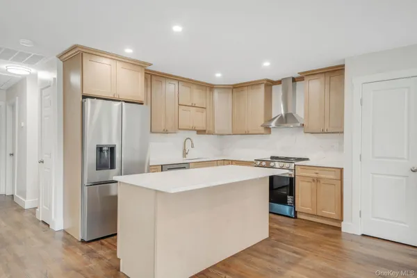 $899,000 | 3394 Lufberry Avenue, Wantagh, NY 11793