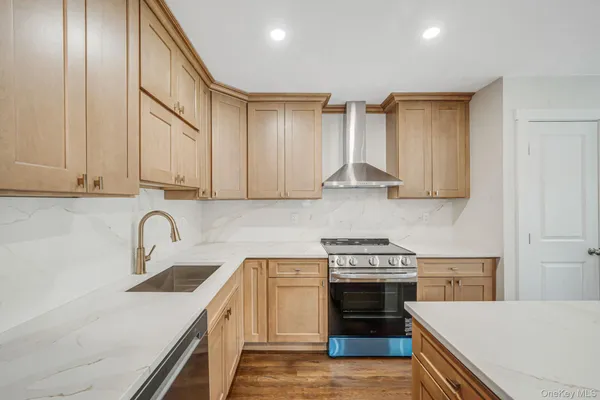 $899,000 | 3394 Lufberry Avenue, Wantagh, NY 11793