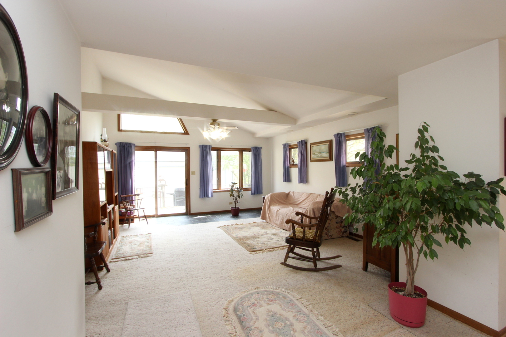 2457 Hawthorne Road Homewood, IL 60430 - Photo 7 of 20 a living room with furniture and a potted plant