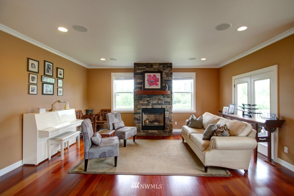 10450 Ridge Place Sedro-Woolley, WA 98284 - Photo 3 of 23 Gallery Image 3