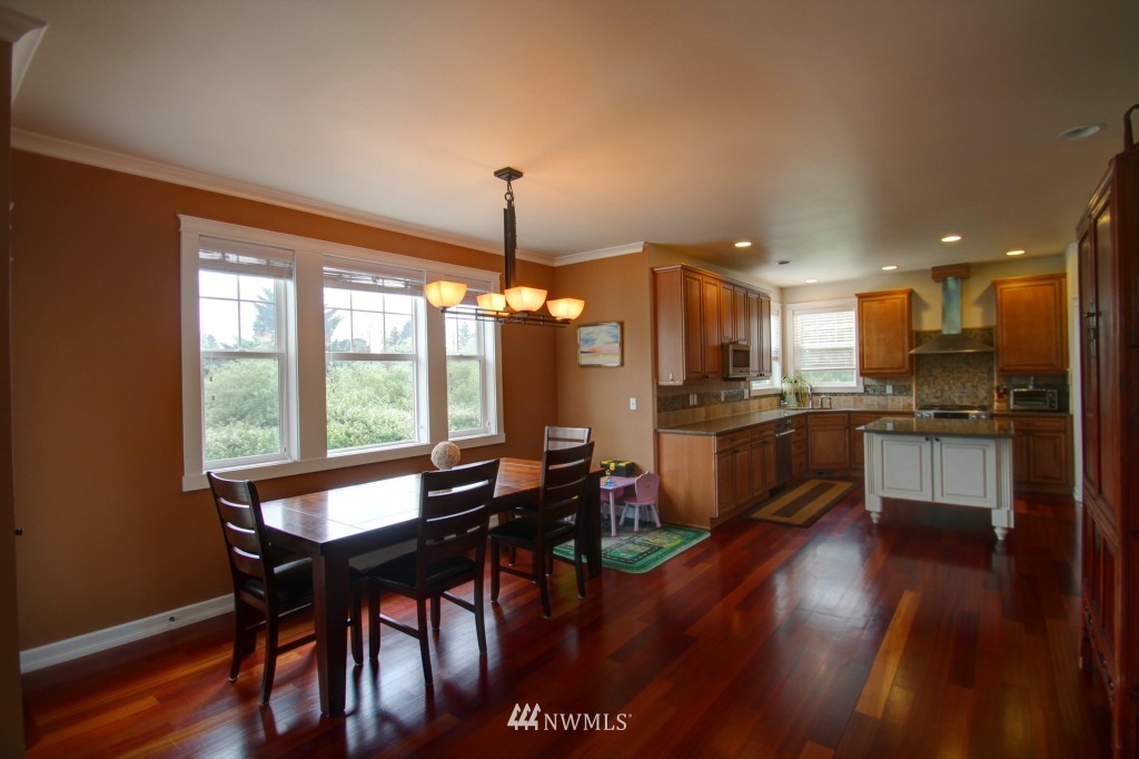 10450 Ridge Place Sedro-Woolley, WA 98284 - Photo 5 of 23 Gallery Image 5