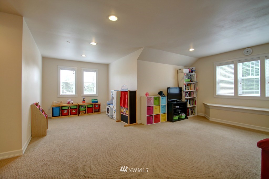 10450 Ridge Place Sedro-Woolley, WA 98284 - Photo 9 of 23 Gallery Image 9