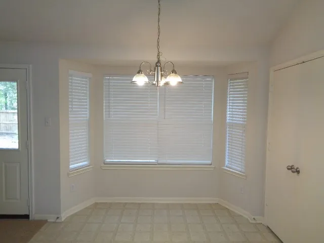 $1,550 | 17136 Gleneagle Drive South, Conroe, TX 77385