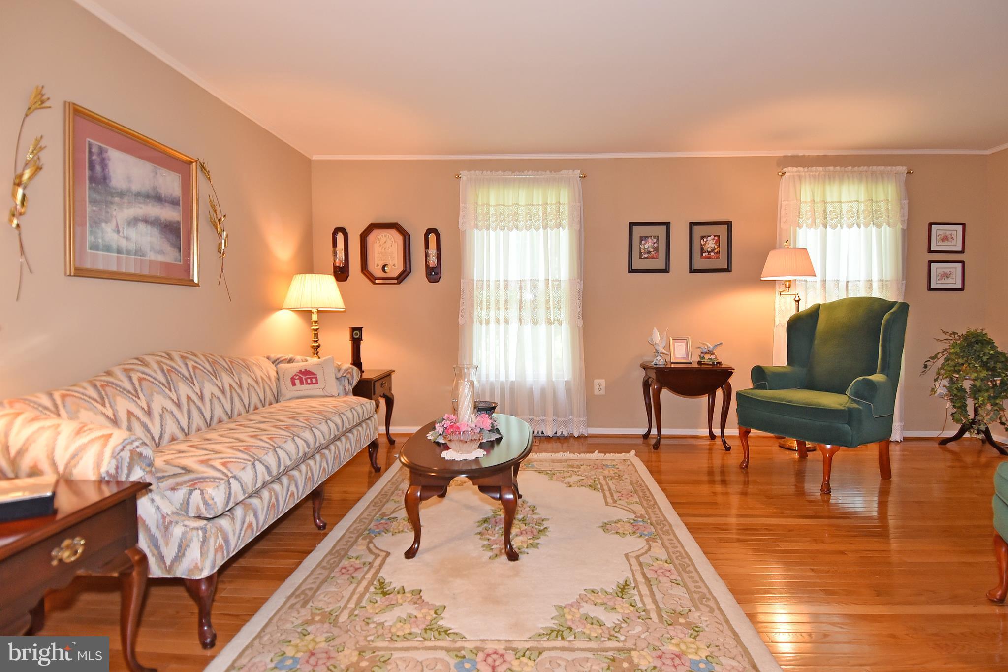 13612 Bethel Road Manassas, VA 20112 - Photo 11 of 29 Living Room