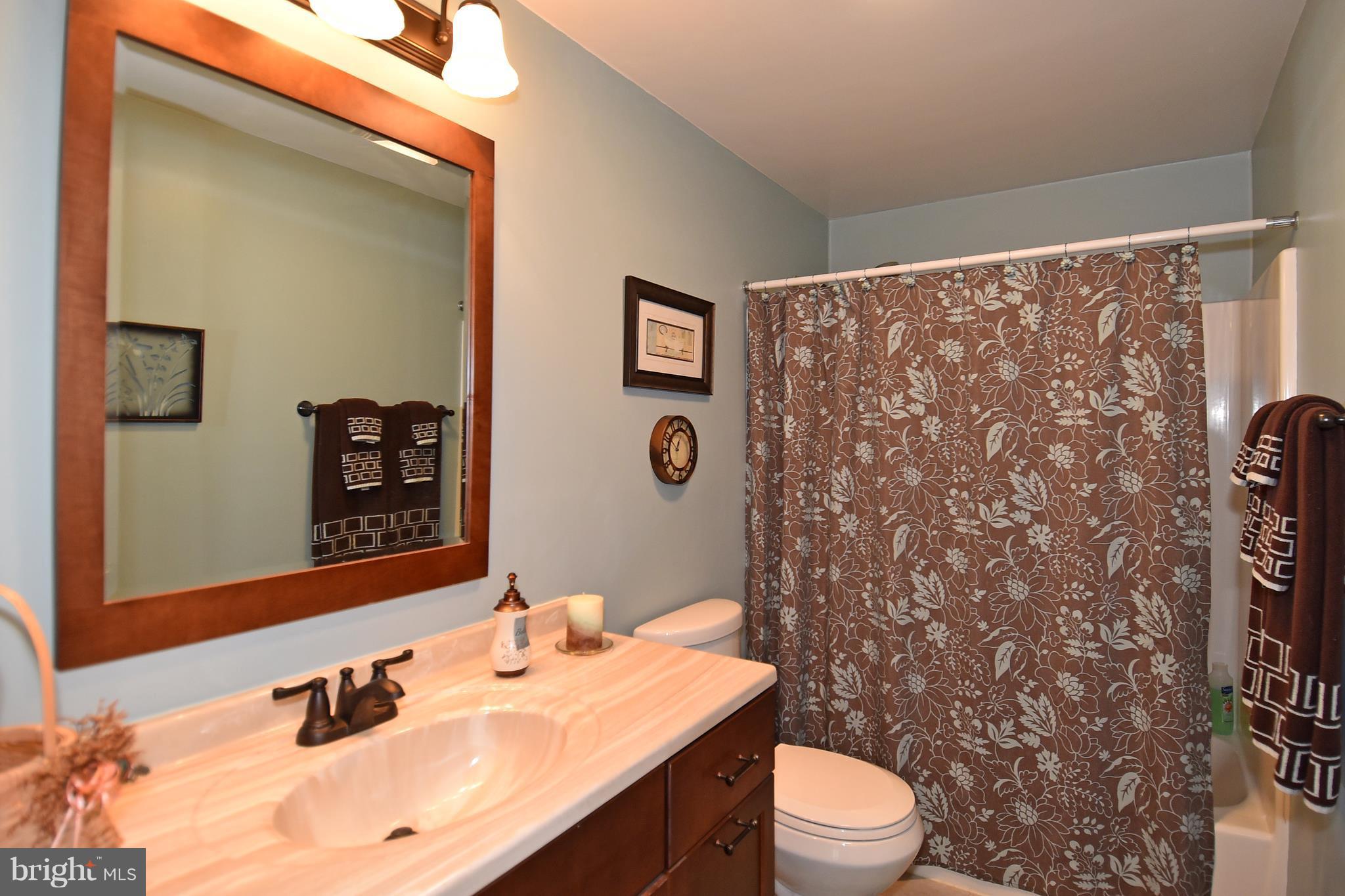 13612 Bethel Road Manassas, VA 20112 - Photo 24 of 29 Upper level hall bath