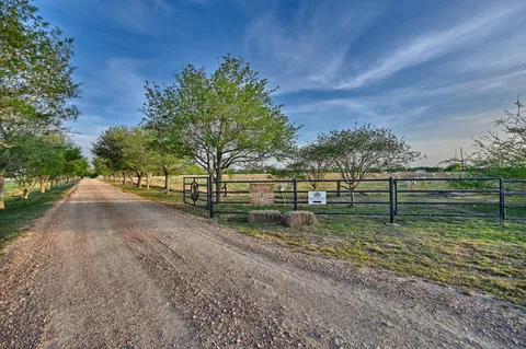 $4,750,000 | 5255 Ganske Road, Burton, TX 77835