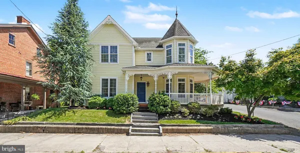 $805,000 | 304 East Main Street, Annville, PA 17003