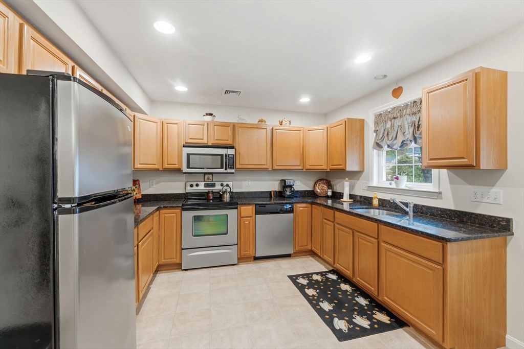 63 Power Street, Unit 63 Uxbridge, MA 01569 - Photo 12 of 40