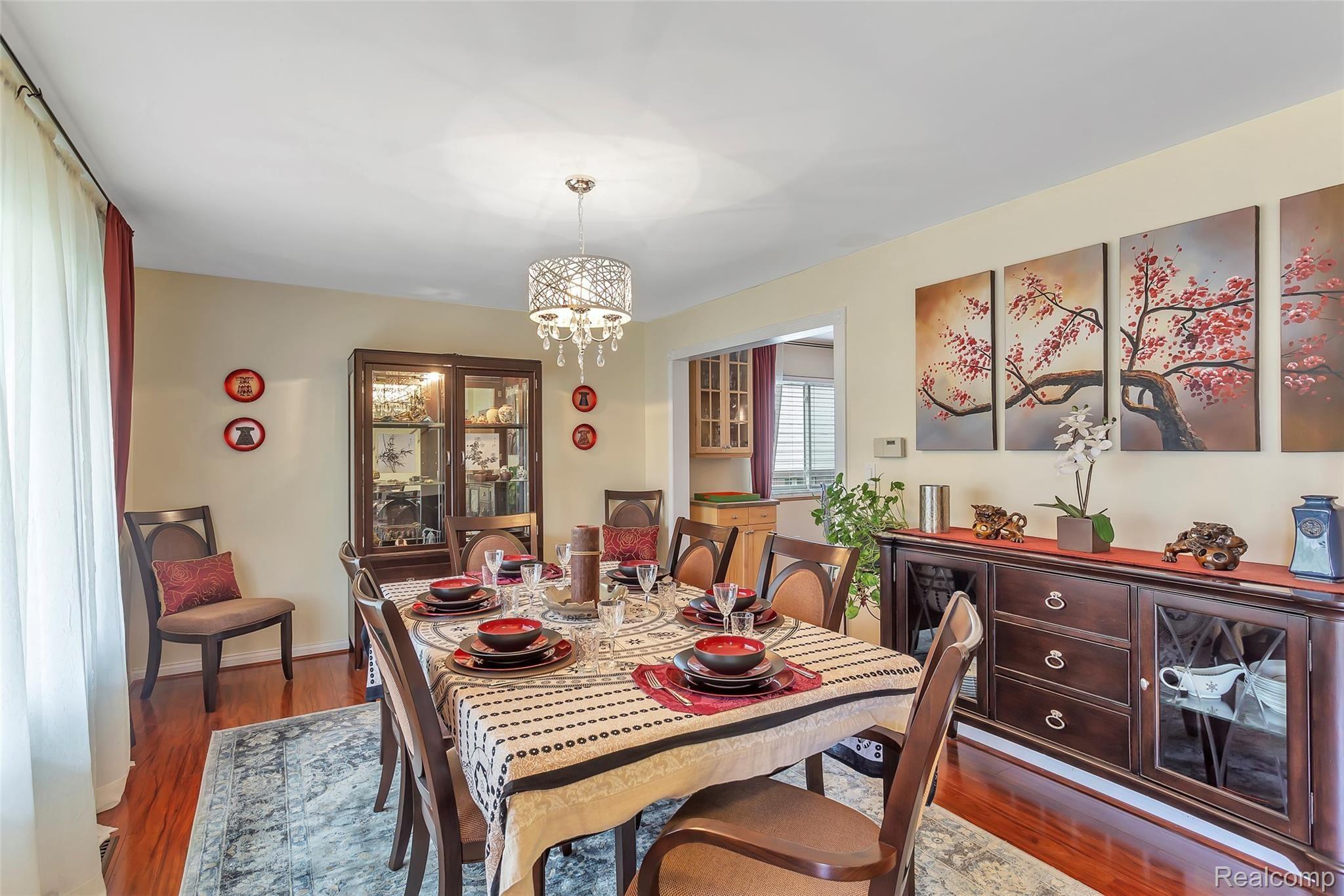 42059 Hanford Road Canton, MI 48187 - Photo 7 of 50 42059-Hanfod-WindowStill-Real-Estate-Photography-7.jpg