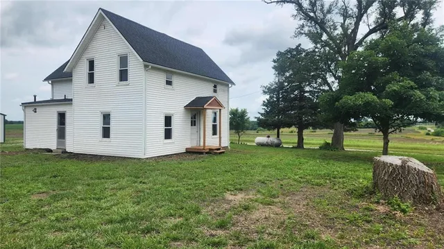 $229,900 | 27217 South O Bannon Road, Garden City, MO 64747
