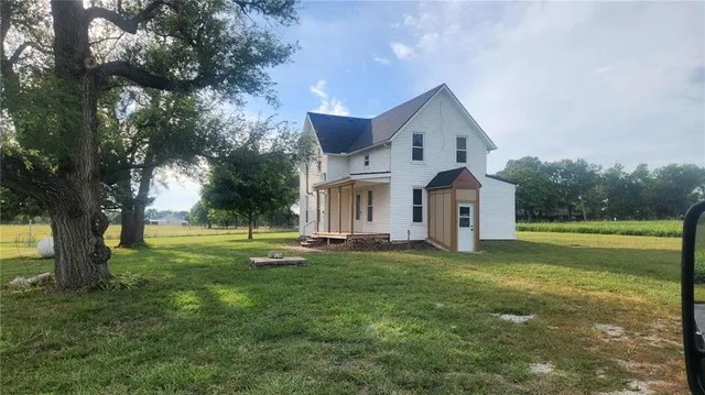 $229,900 | 27217 South O Bannon Road, Garden City, MO 64747