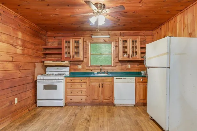 $300,000 | 2352 Minard Hill Road, Groton, VT 05046