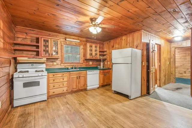 $300,000 | 2352 Minard Hill Road, Groton, VT 05046