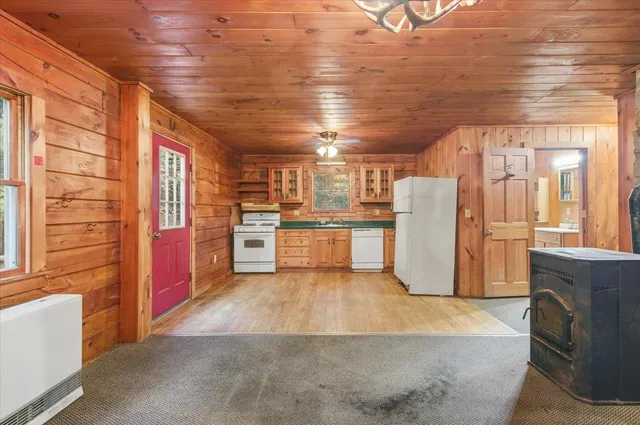 $300,000 | 2352 Minard Hill Road, Groton, VT 05046