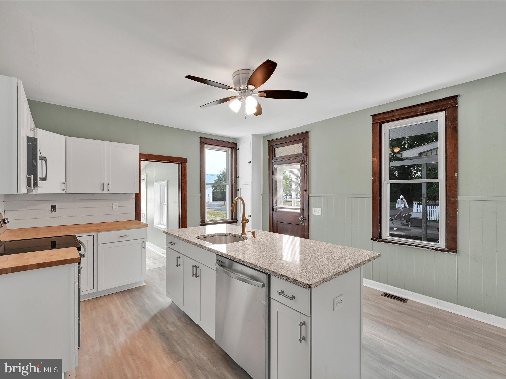 1006 West Main Street Valley View, PA 17983 - Photo 9 of 26