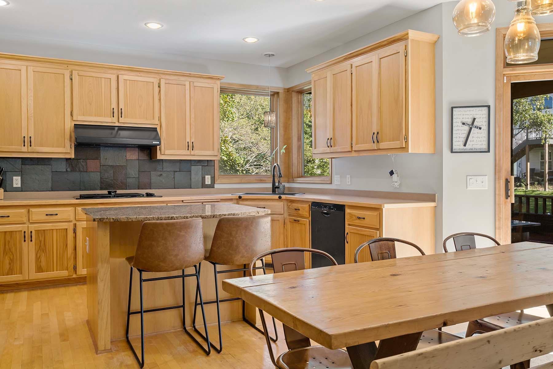 10668 Alton Court Inver Grove Heights, MN 55077 - Photo 15 of 59