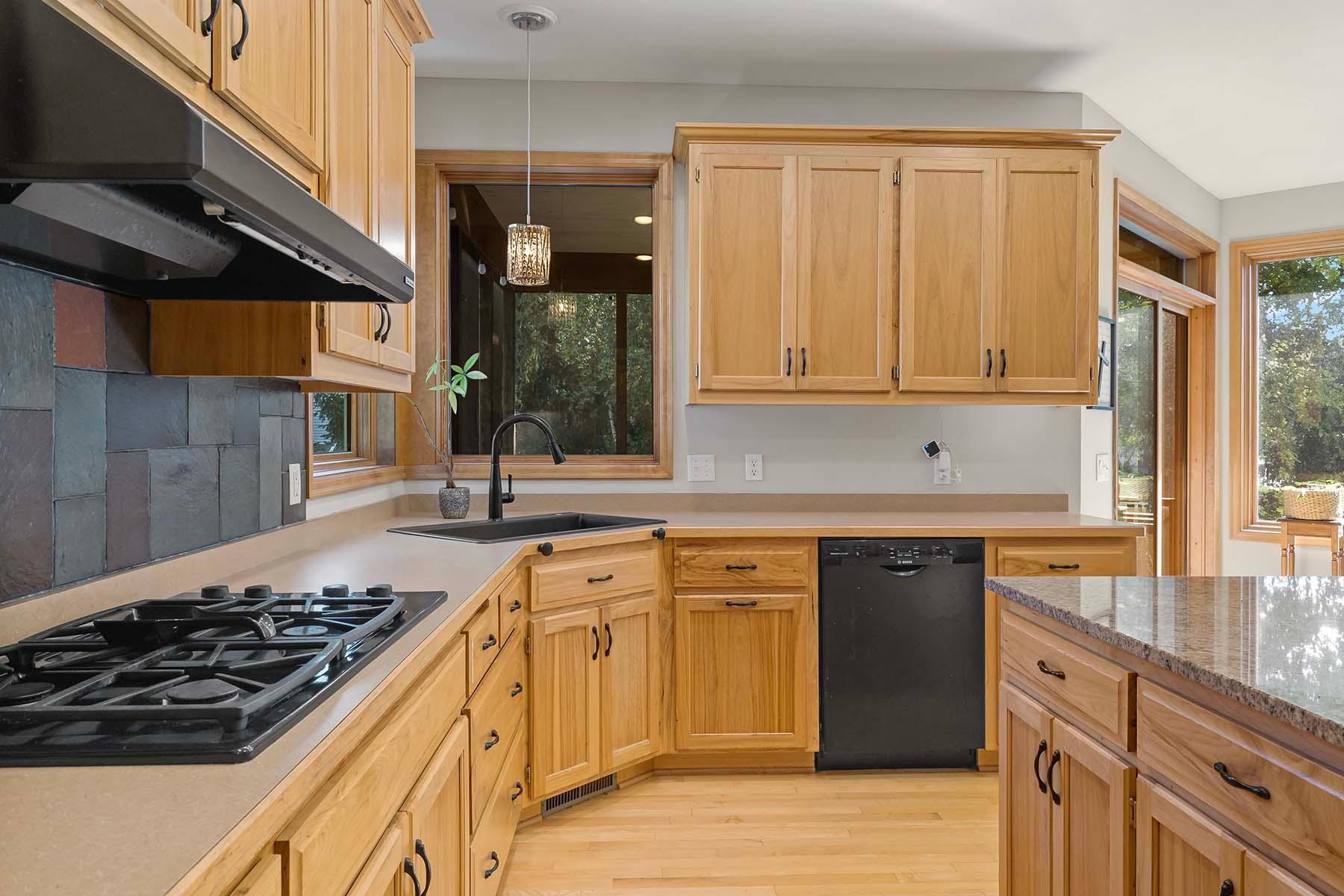 10668 Alton Court Inver Grove Heights, MN 55077 - Photo 17 of 59