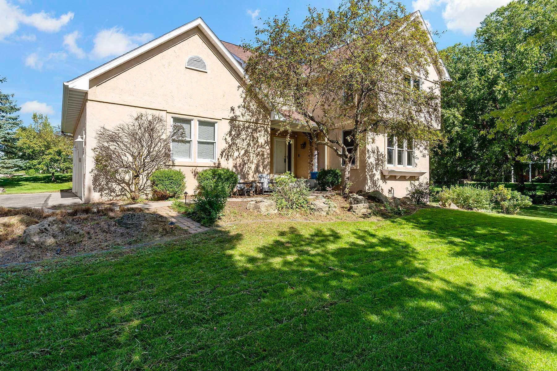 10668 Alton Court Inver Grove Heights, MN 55077 - Photo 2 of 59