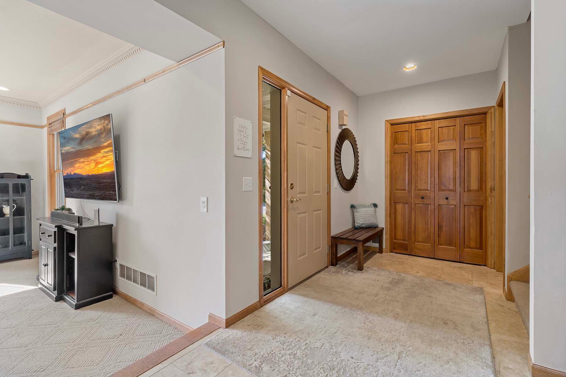 10668 Alton Court Inver Grove Heights, MN 55077 - Photo 3 of 59