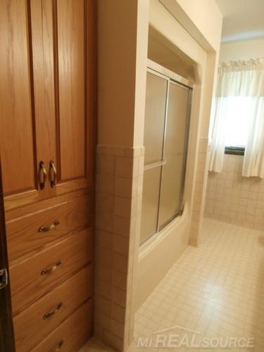 965 North Hintz Road Owosso, MI 48867 - Photo 16 of 33 31261549-15.JPG