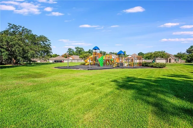 $325,000 | 454 Pretty Acrs Avenue, Hahnville, LA 70057