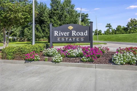 $325,000 | 454 Pretty Acrs Avenue, Hahnville, LA 70057