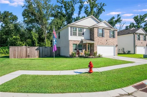 $325,000 | 454 Pretty Acrs Avenue, Hahnville, LA 70057