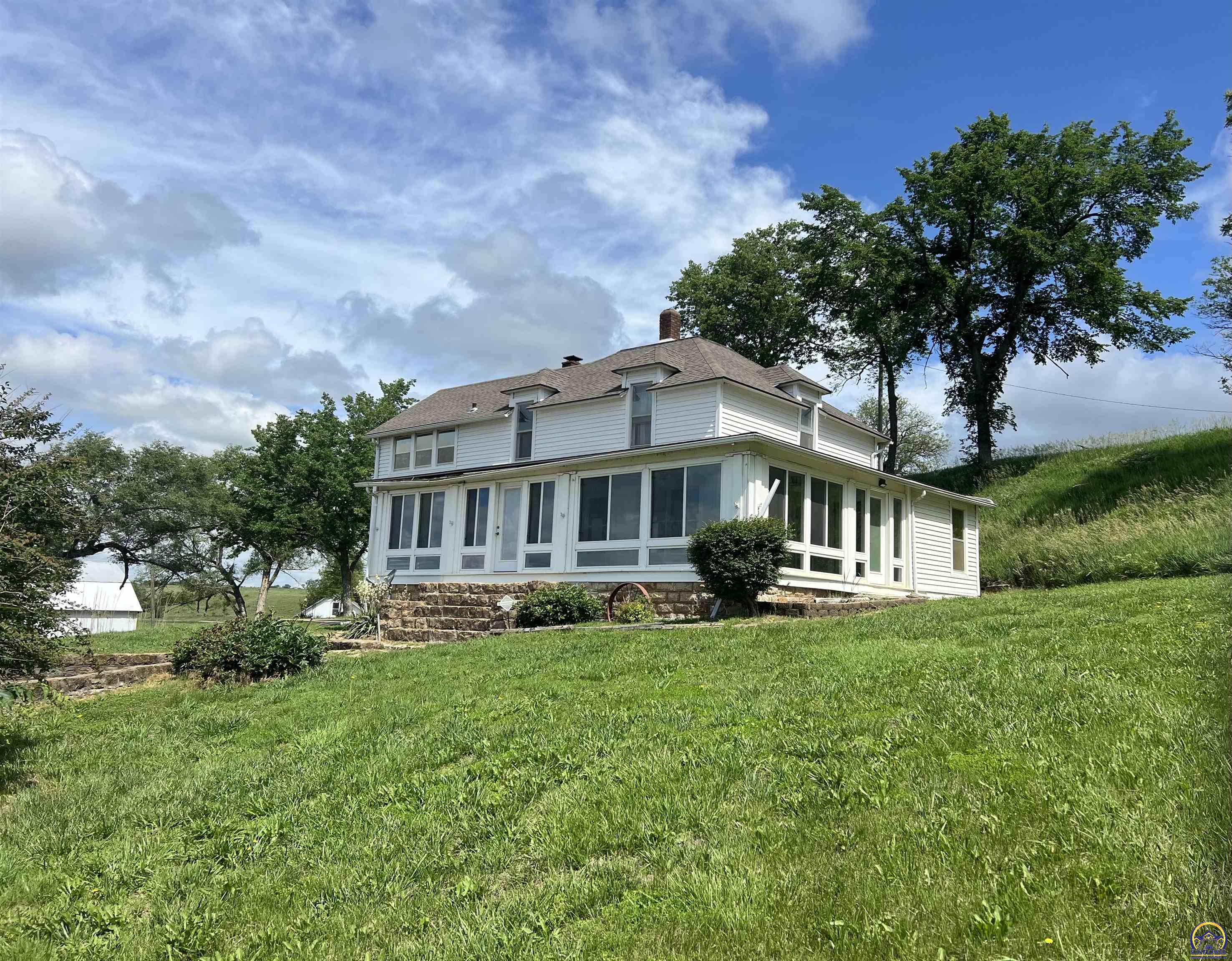 5329 Northwest Hunter Rd  