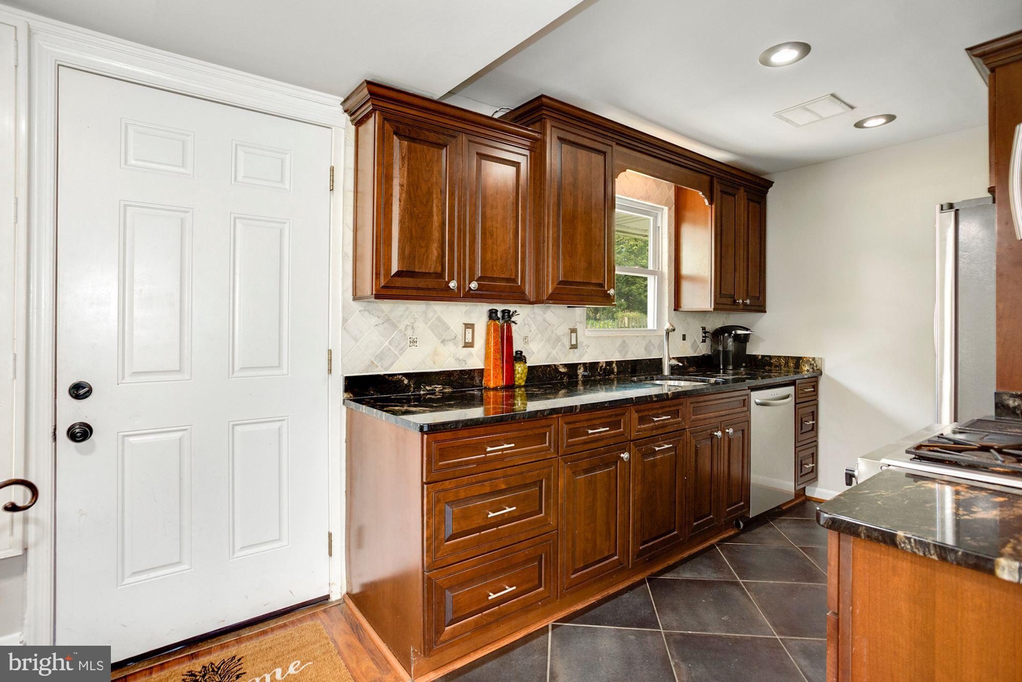 7100 Oak Ridge Road Falls Church, VA 22042 - Photo 9 of 36 Gallery Image 9