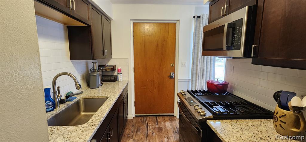 32673 Five Mile Road Livonia, MI 48154 - Photo 8 of 30 Gallery Image 8