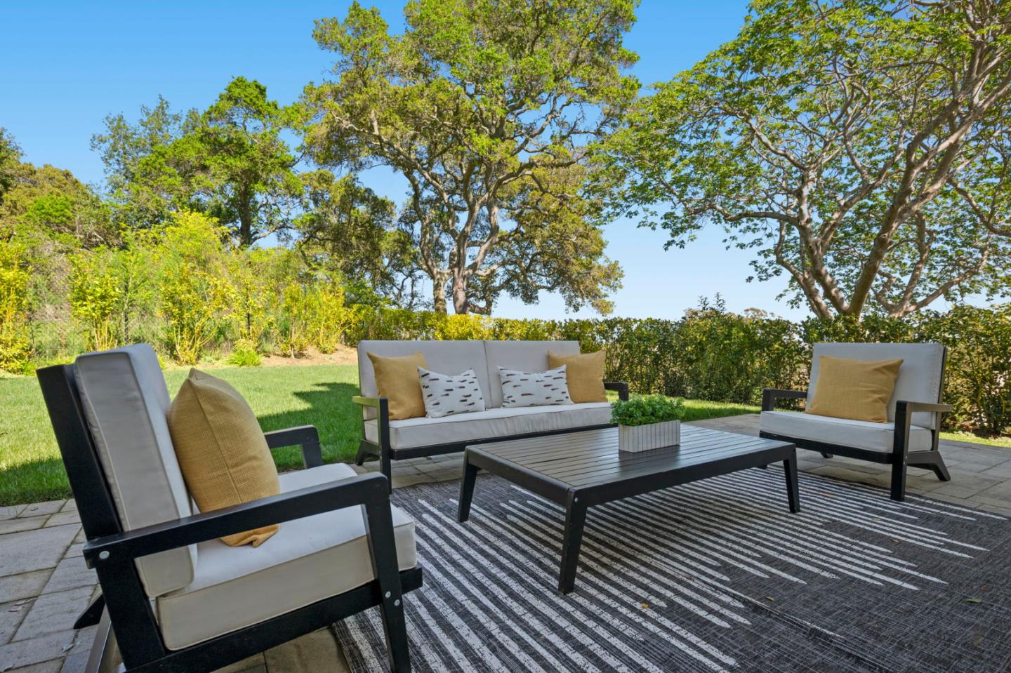 260 Robin Road Hillsborough, CA 94010 - Photo 78 of 96 Gallery Image 78