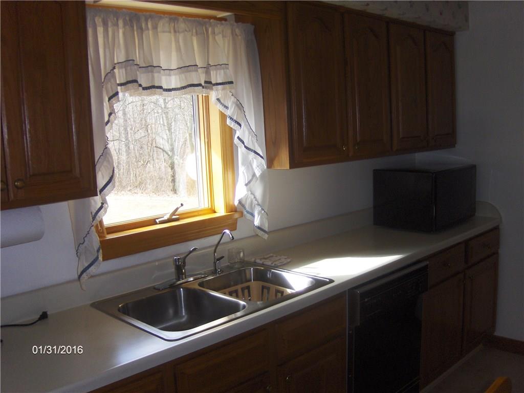 820 Phillis Road Bulger, PA 15019 - Photo 6 of 22 Kitchen