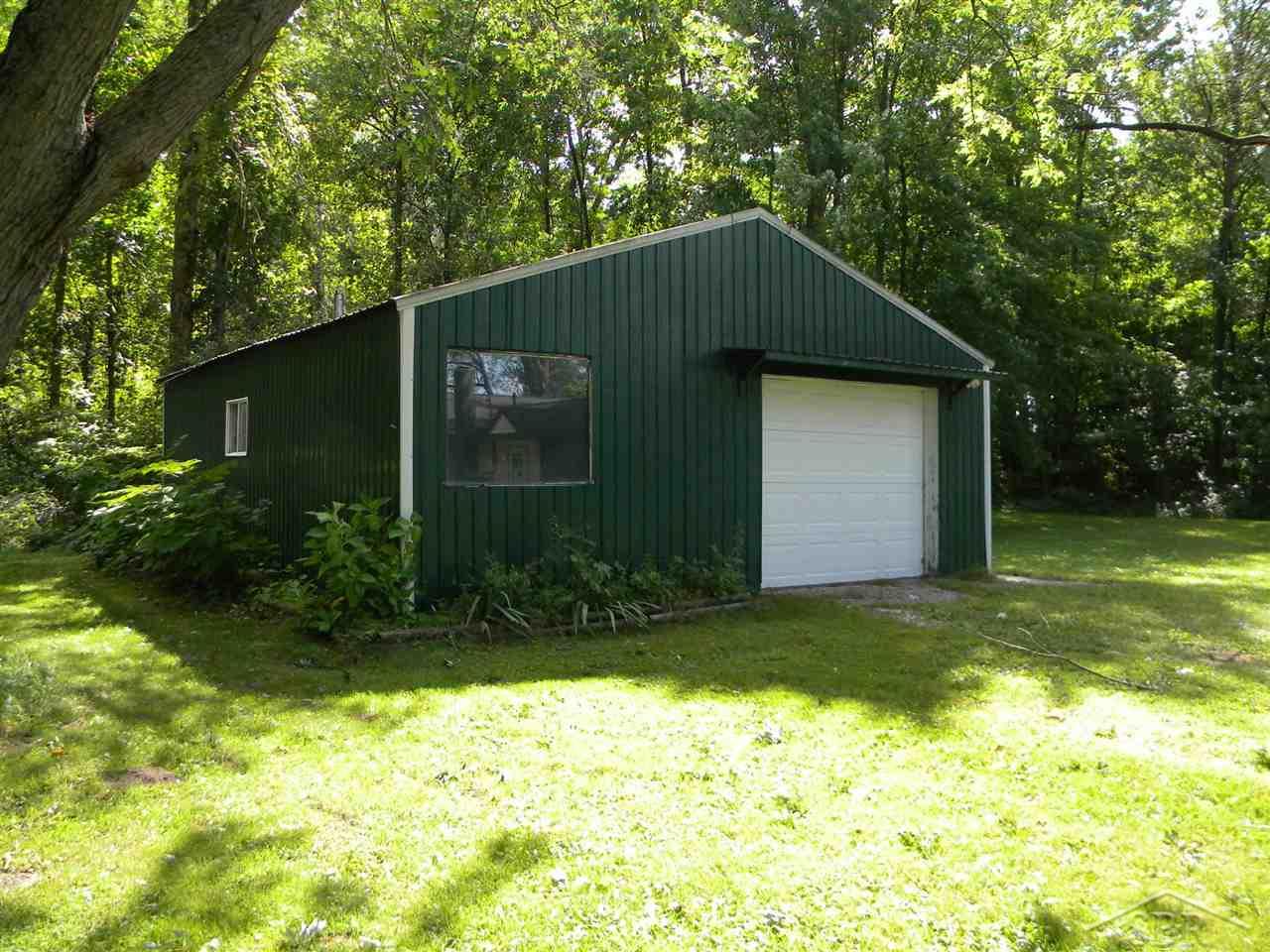1363 South Badour Road Midland, MI 48640 - Photo 20 of 24 50053764-19.JPG
