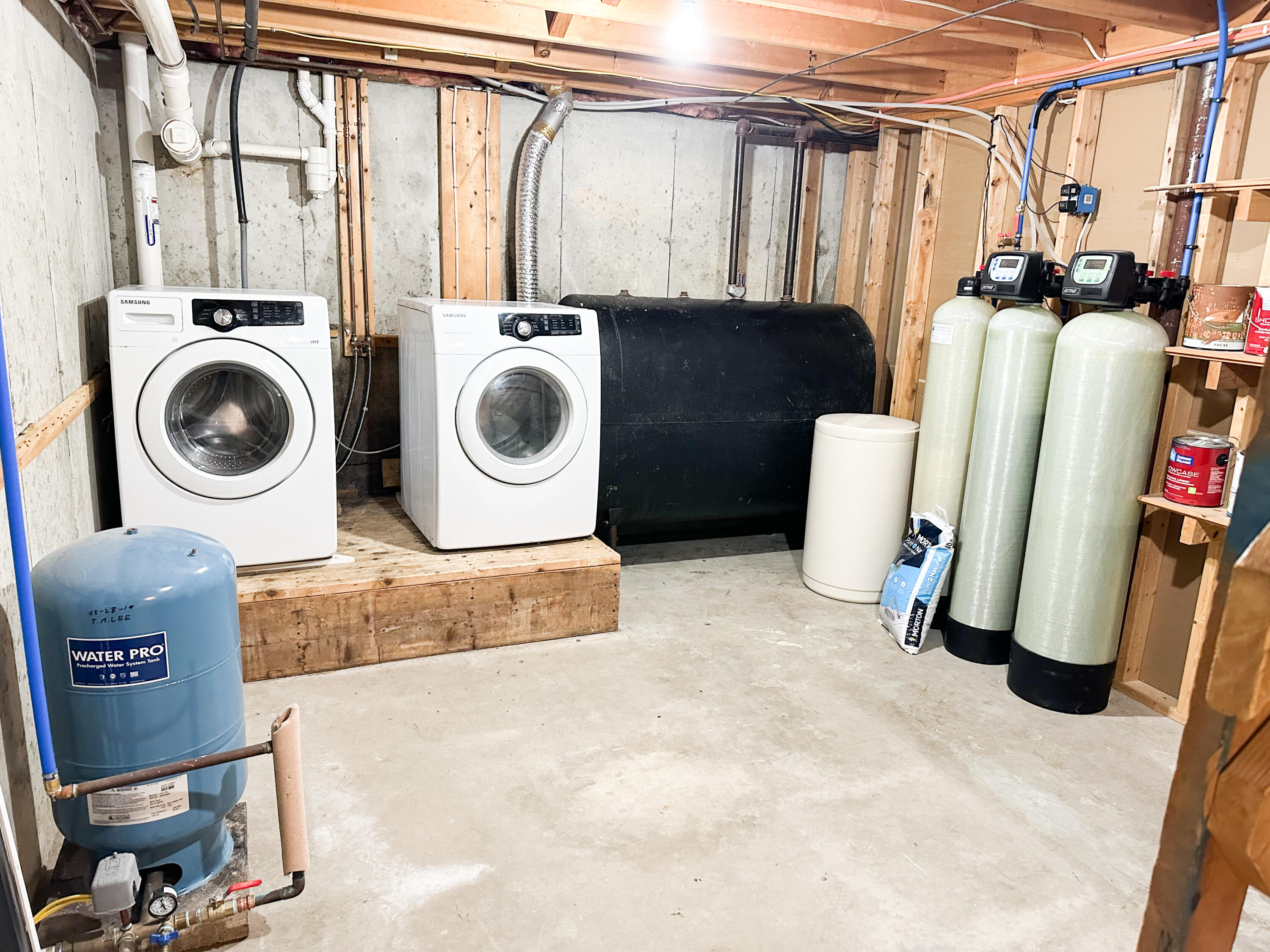 29 Deering Road Gorham, ME 04038 - Photo 37 of 51 Laundry/Utility Room