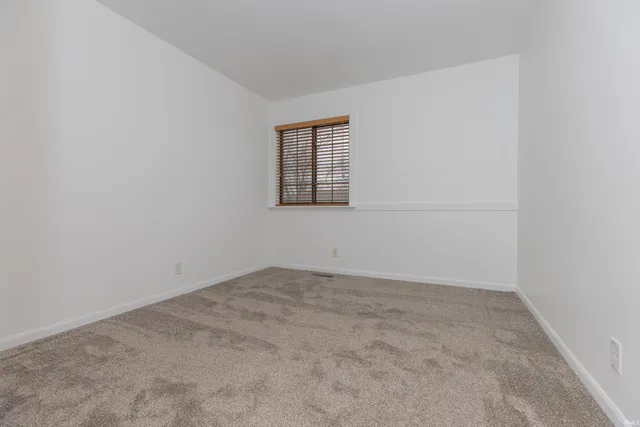 $236,500 | 4200 Saddlebrooke Lane, Evansville, IN 47715