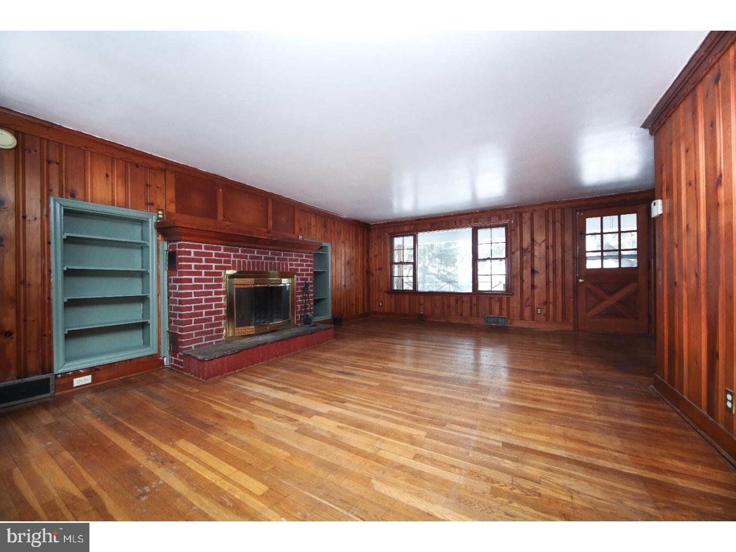 90 Upper Church Road Chalfont, PA 18914 - Photo 7 of 24 Living Room