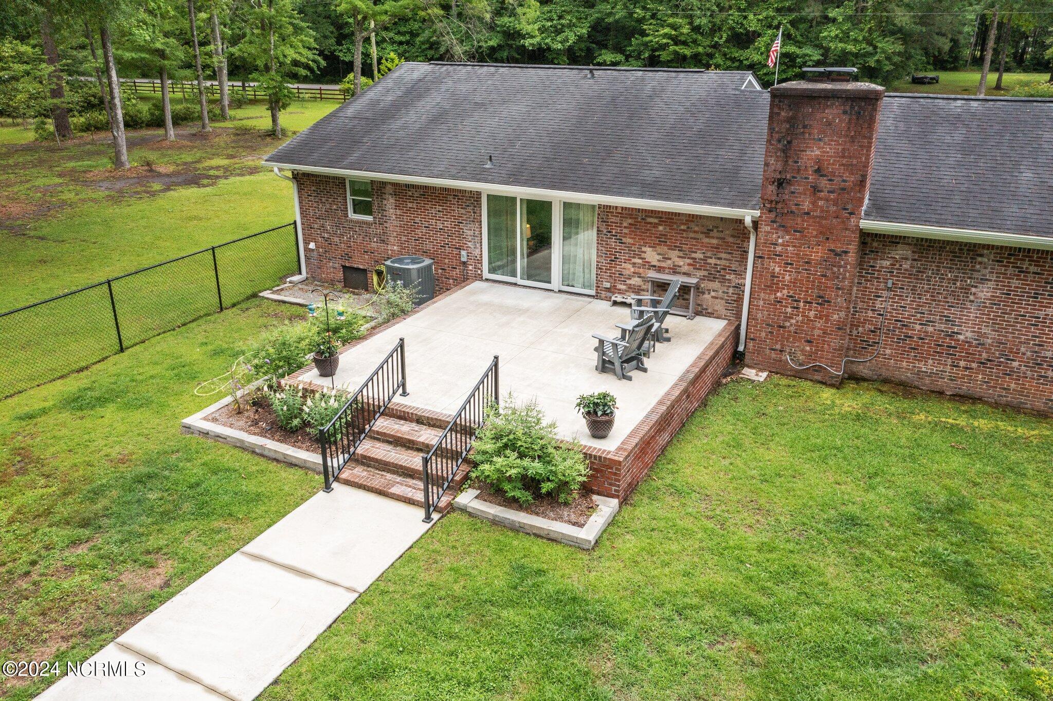 204 North Ridge Road New Bern, NC 28560 - Photo 16 of 65 18-web-or-mls-DJI_0935