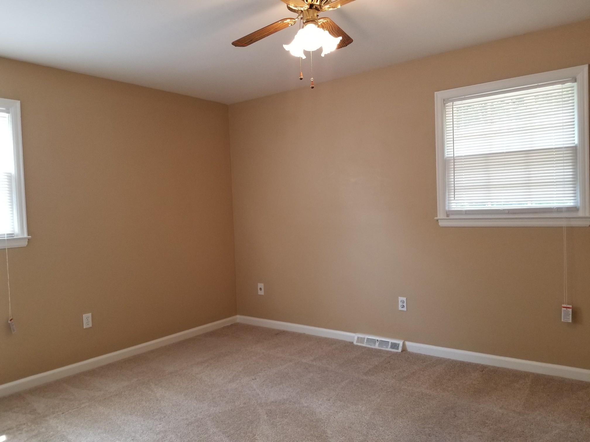 701 Estates Road Southeast Roanoke, VA 24014 - Photo 9 of 16 20170823_144434_resized
